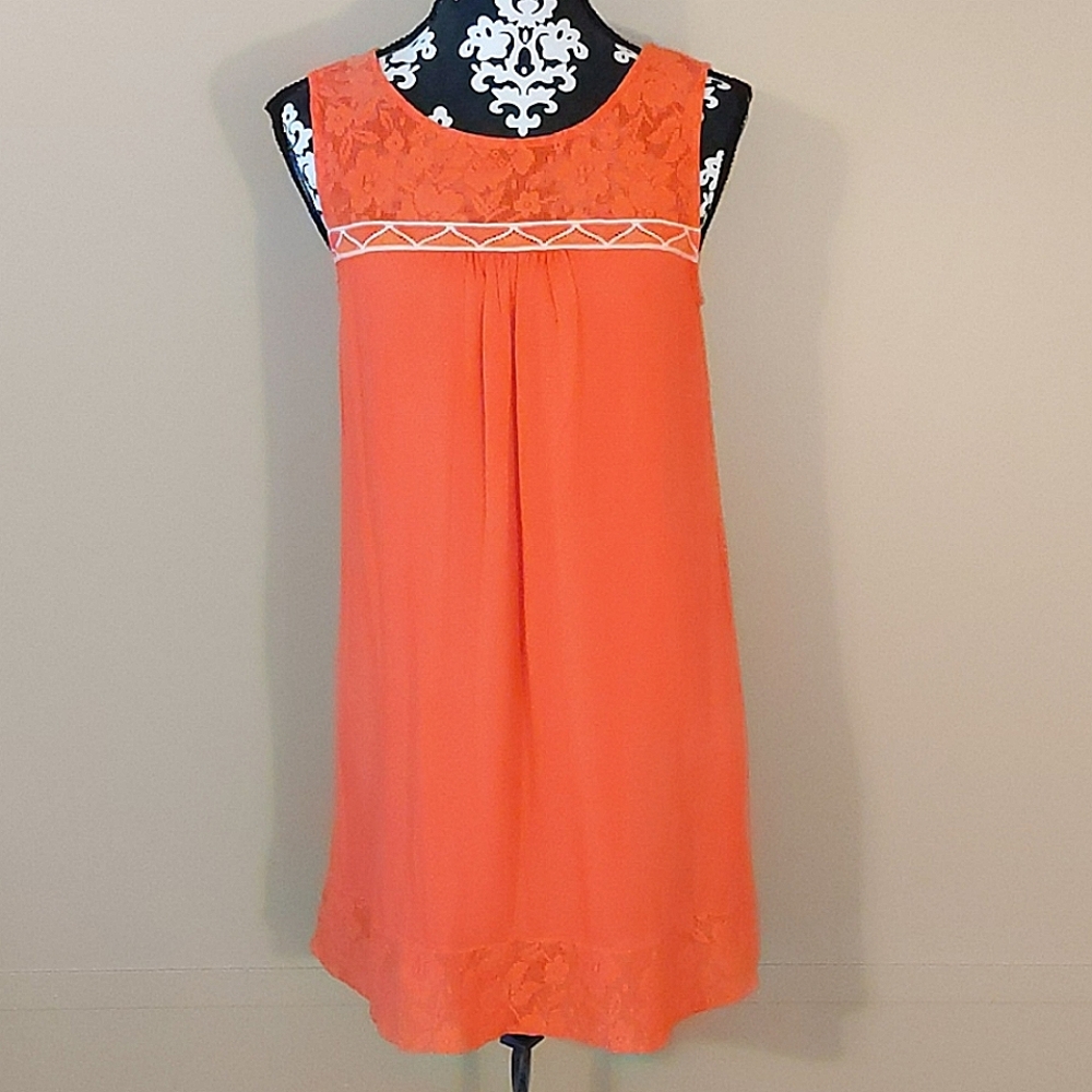Ladies Skies are Blue orange shift dress w/lace detail Sz XS
